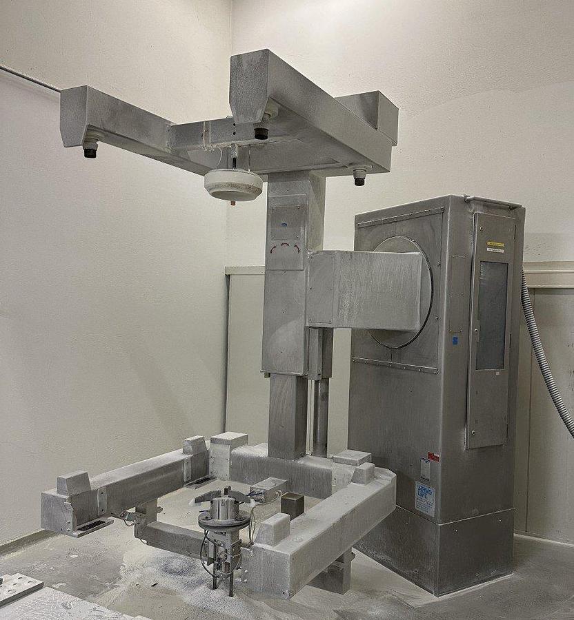 Used A 16422 D - Pharma-Container Mixer 1,200 kg Payload SERVOLIFT MC 