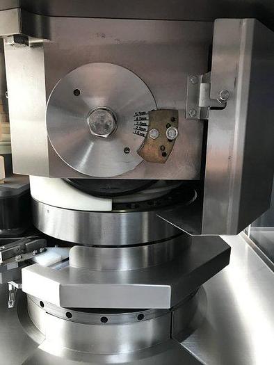 Used F 15766 D - FETTE P 1200 iC Rotary Tablet Press EU-D 20 stations