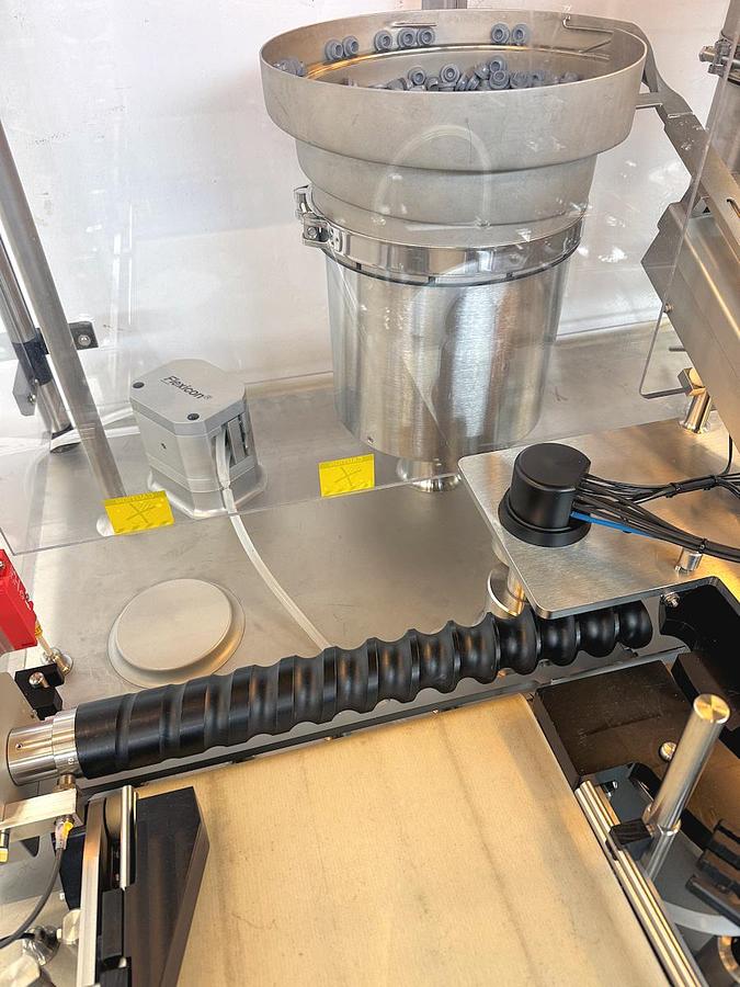 Used J 17300 E - Vial Filler, Stopper Inserter, Cap Closer FLEXICON FMB 200L