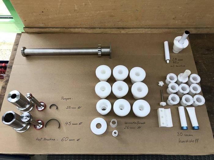 Used J 16082 D - Tube Filling and Closing Machine OBERMEYER TUFÜMA 55