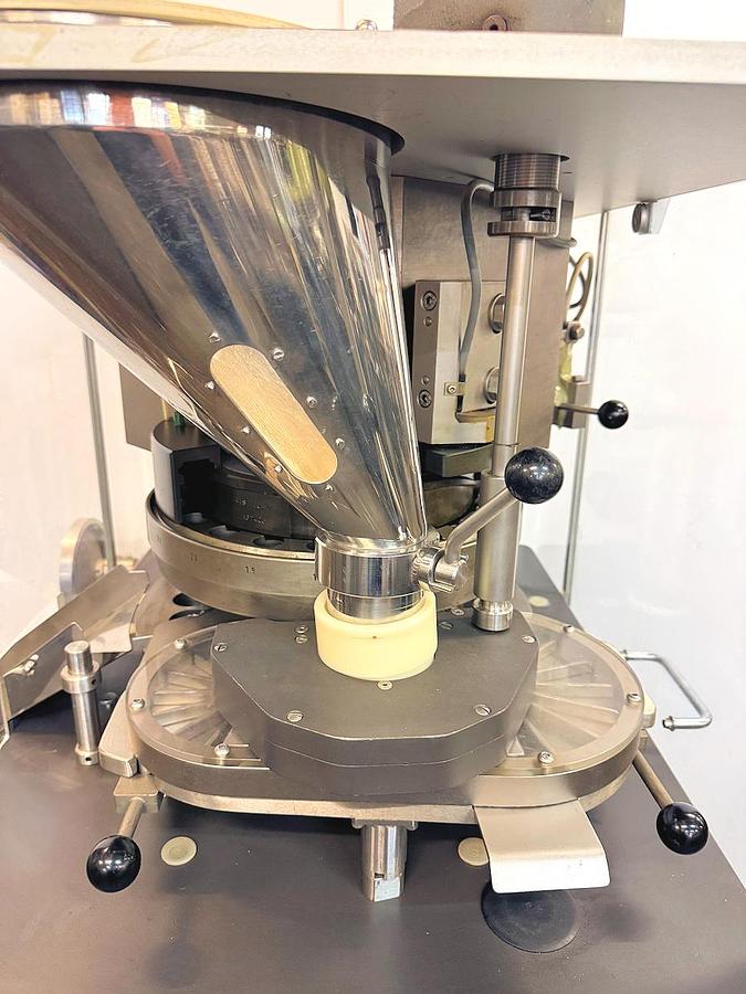 Used F 16619 E - Tablet Press KILIAN RTS 21 D - 21 Stations