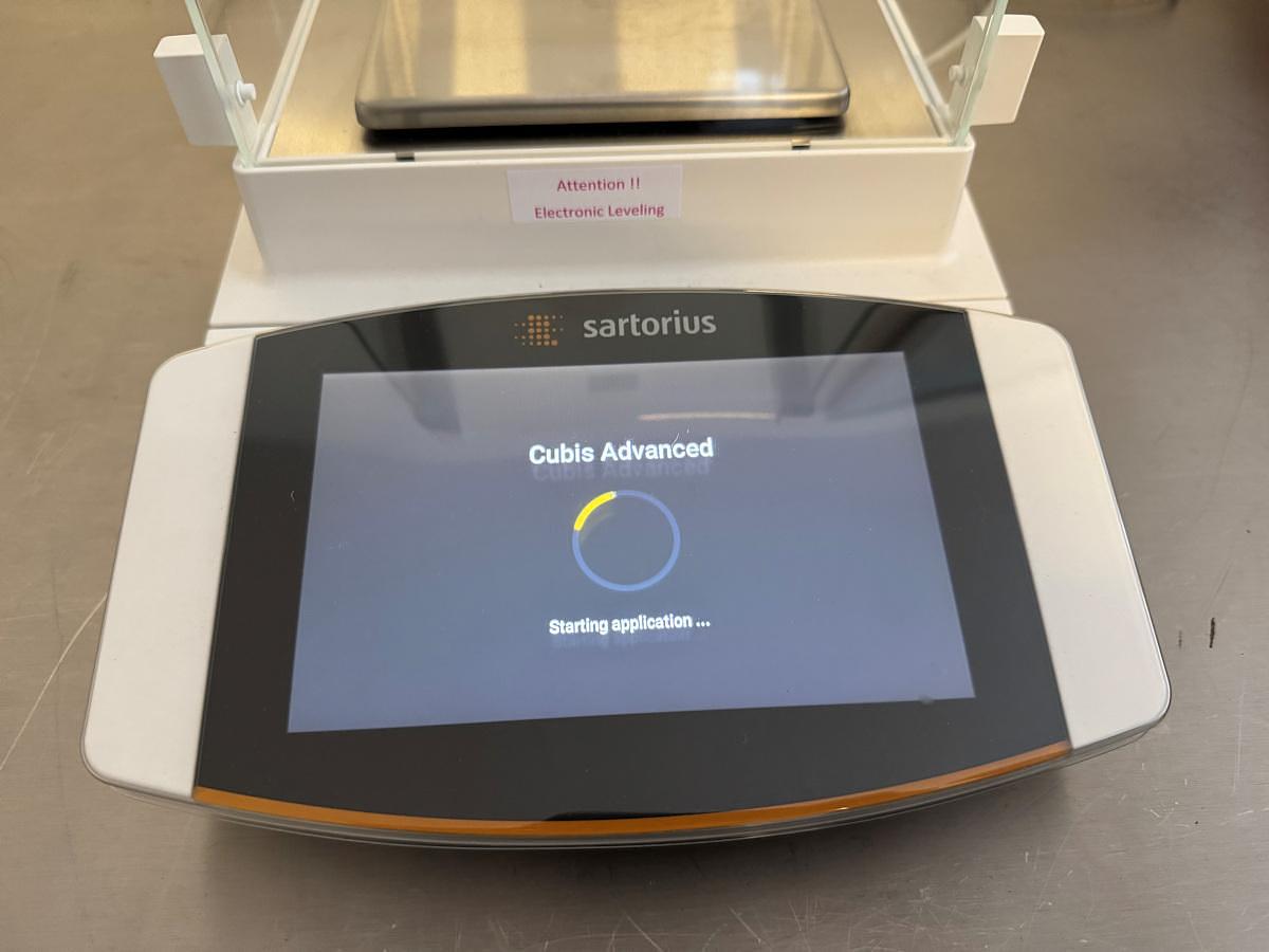 Used W 16499 E - Precision Balance SARTORIUS CUBIS II MCA 323S-2S00-E