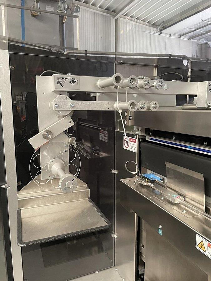 Used O 17302 D - full wrapping machine with PEWO-COLLECT grouping table PESTER PEWOFOLD 2