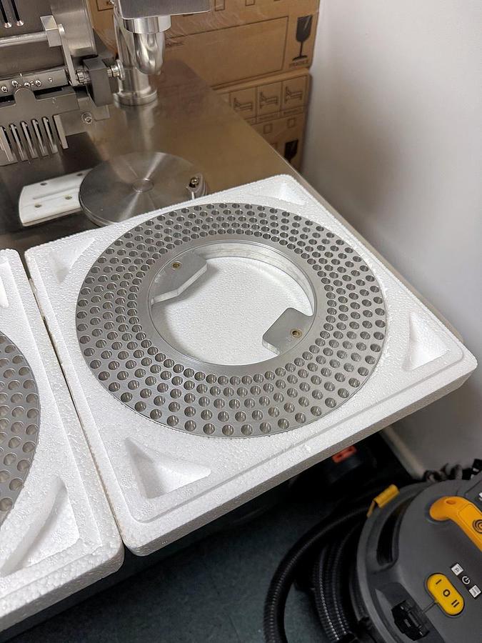 Used G 13003 E - Capsule Filler LFA SACF 25 Semi-Automatic