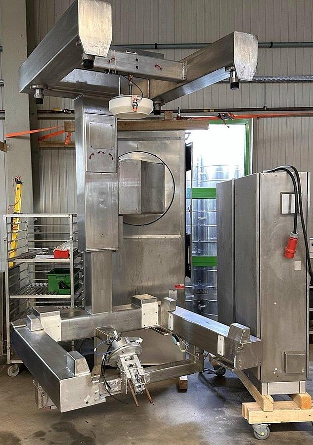 Used A 16422 D - Pharma-Container Mixer 1,200 kg Payload SERVOLIFT MC 