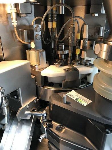 Used F 15766 D - FETTE P 1200 iC Rotary Tablet Press EU-D 20 stations