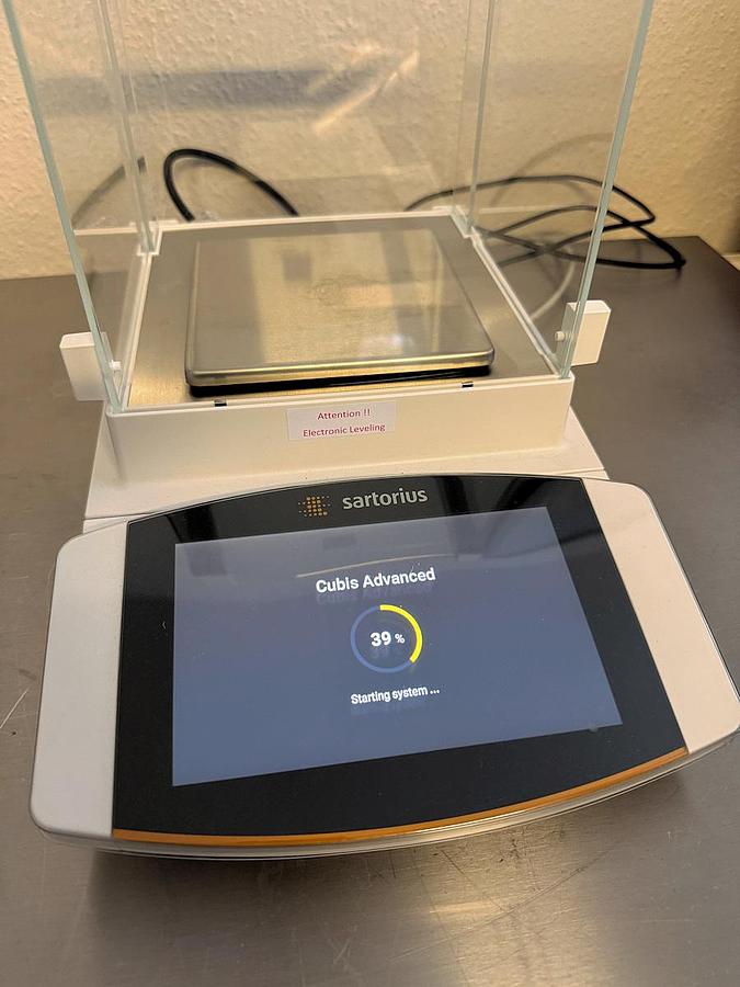 Used W 16499 E - Precision Balance SARTORIUS CUBIS II MCA 323S-2S00-E