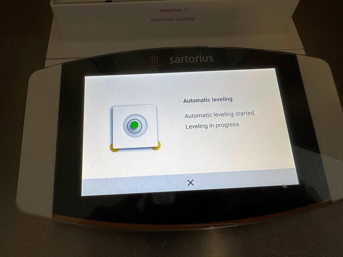 Used W 16499 E - Precision Balance SARTORIUS CUBIS II MCA 323S-2S00-E