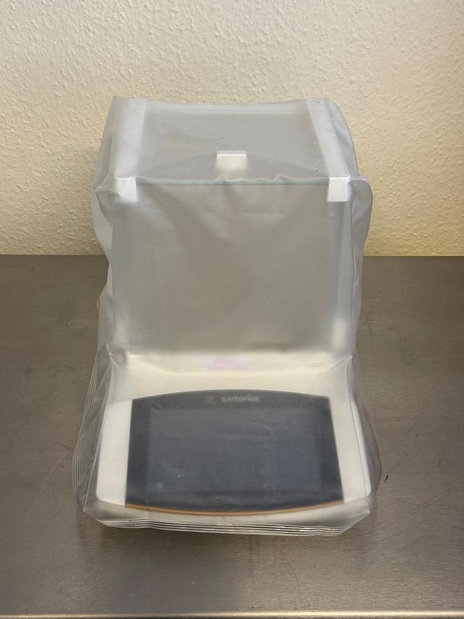 Used W 16499 E - Precision Balance SARTORIUS CUBIS II MCA 323S-2S00-E