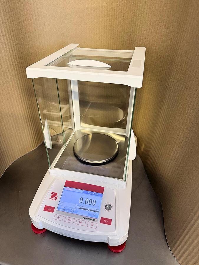 Used W 16570 E - Precision Balance OHAUS ADVENTURER AX523