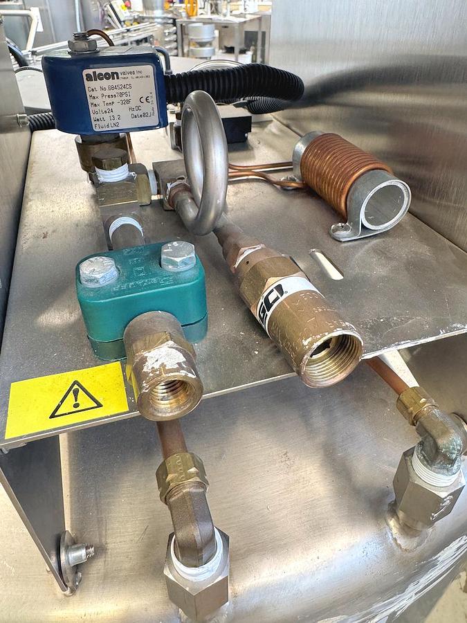 Used W 13044 E Cryogenic Storage System CHART MVE 810 HE-190 FD