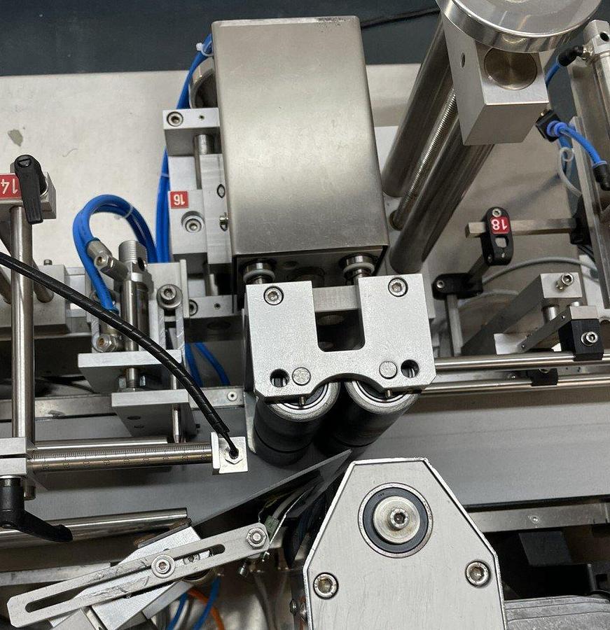 Used M 17168 D - Labeller for round objects and moulded bottles PAGOSYSTEM 188/185