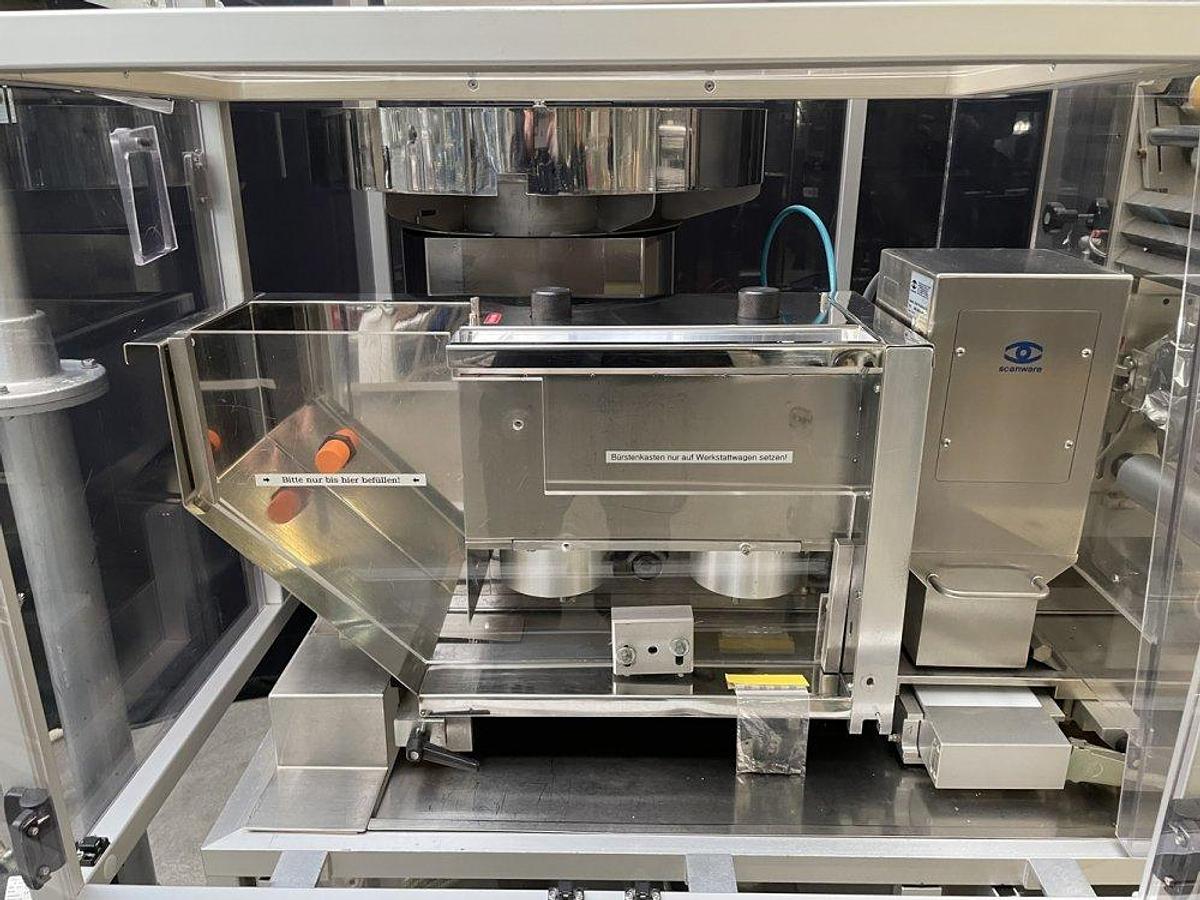 Used I 16483 D - Blisterpacker and Cartoning machine IMA C70