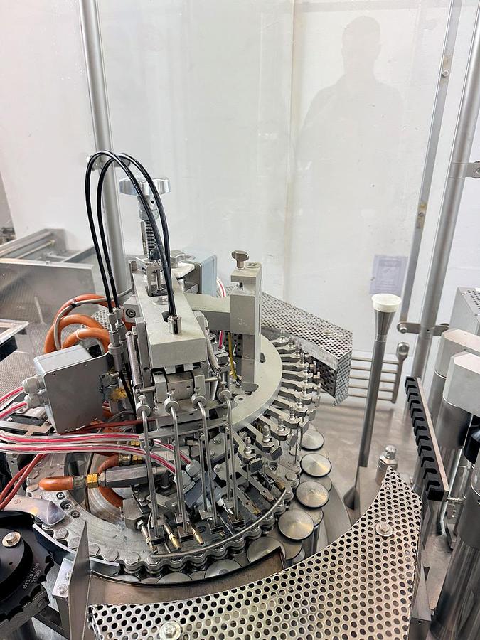 Used J 17028 E - Ampoule Filling and Closing Machine Bausch + Ströbel AFV 4015