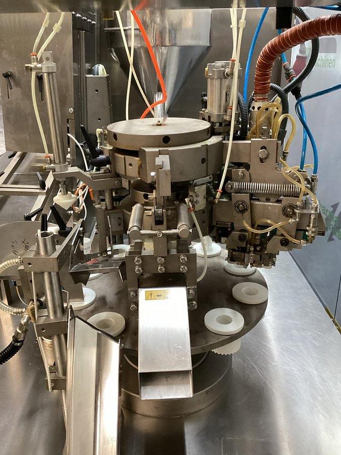 Used J 17135 D - Filling and Closing Machine (plastic tubes) AXOMATIC OPTIMA 1000