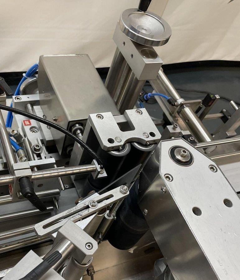 Used M 17168 D - Labeller for round objects and moulded bottles PAGOSYSTEM 188/185