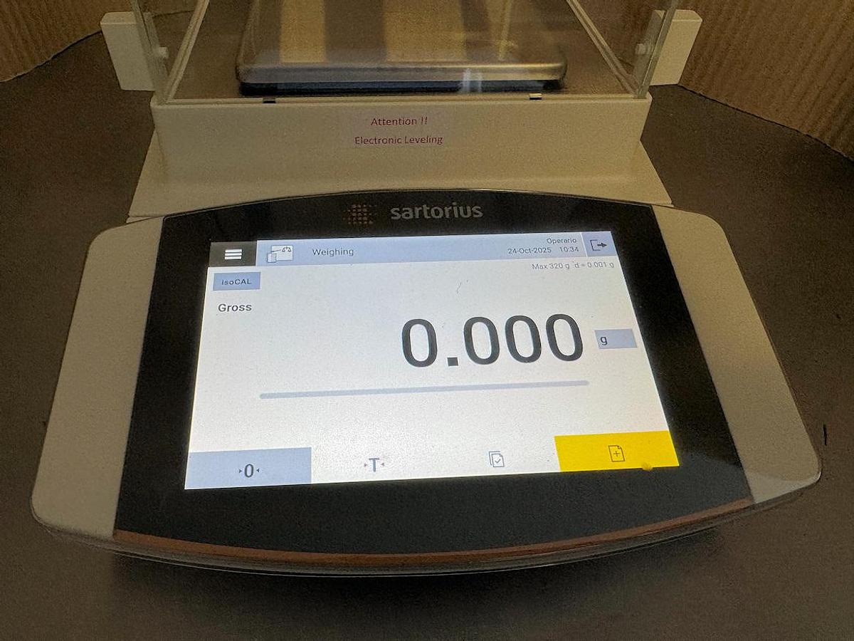 Used W 16499 E - Precision Balance SARTORIUS CUBIS II MCA 323S-2S00-E