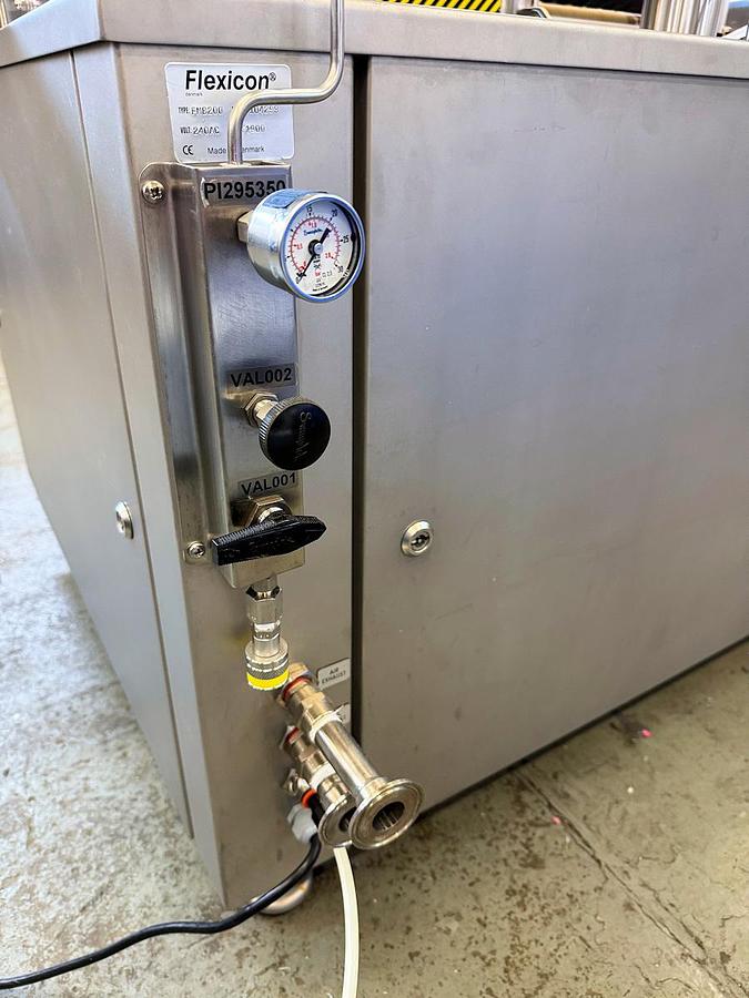 Used J 17300 E - Vial Filler, Stopper Inserter, Cap Closer FLEXICON FMB 200L