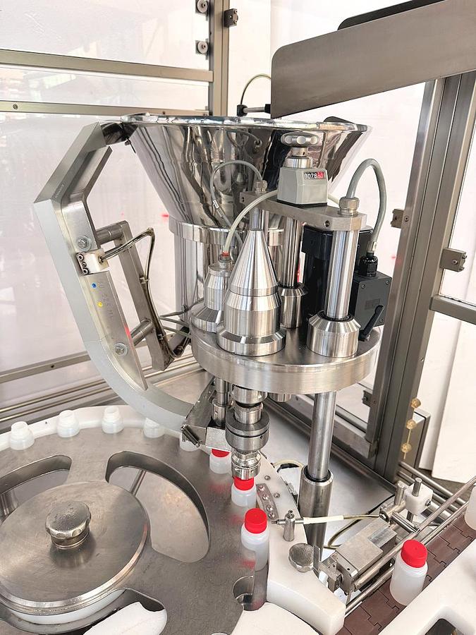 Used J 16936 E - Liquid Filler / Screw ROMACO MACOFAR LVI 4