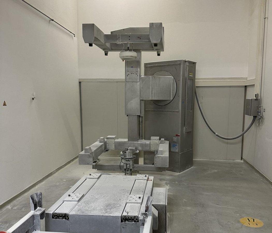 Used A 16422 D - Pharma-Container Mixer 1,200 kg Payload SERVOLIFT MC 