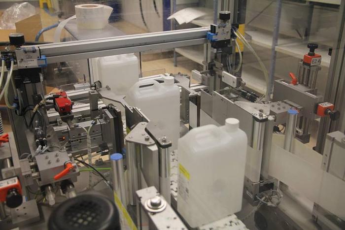Used M 15034 D - Labeller for shaped bottles HERMA SONDER