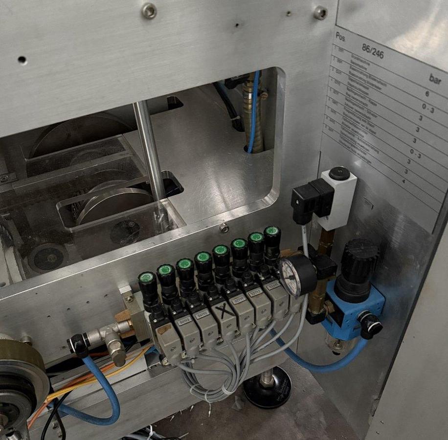 Used N 16606 D - Cartoner with blister feeder UHLMAN C 130