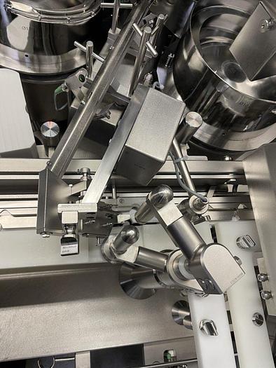 Used J 16215 D - Liquid Filler - Stopper Inserter - Cap Spinner GRONINGER DFVG 2110