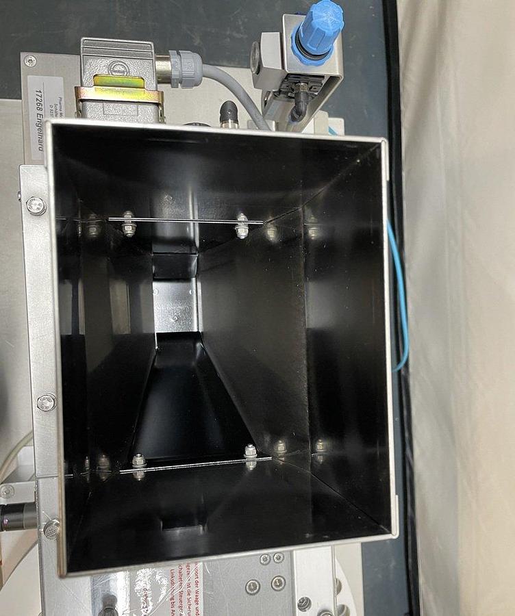 Used K 171268 D Micro-dose dispenser for powders/granules ENGELHARD MW-10