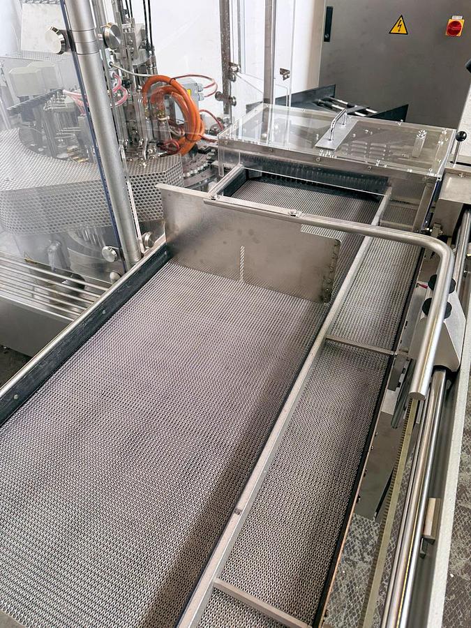 Used J 17028 E - Ampoule Filling and Closing Machine Bausch + Ströbel AFV 4015