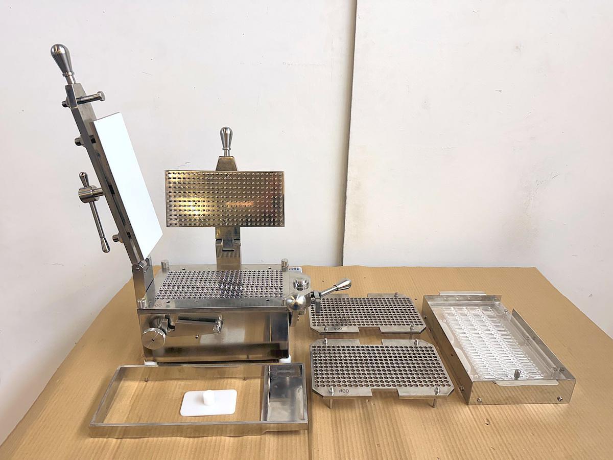 Used G 13008 E - Capsule Filler LFA PharmaCap V2 semi-automatic