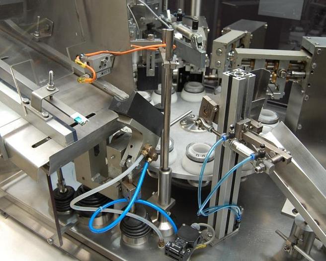 Used J 15378 D - Tube Filling and Closing Machine KUGLER 360
