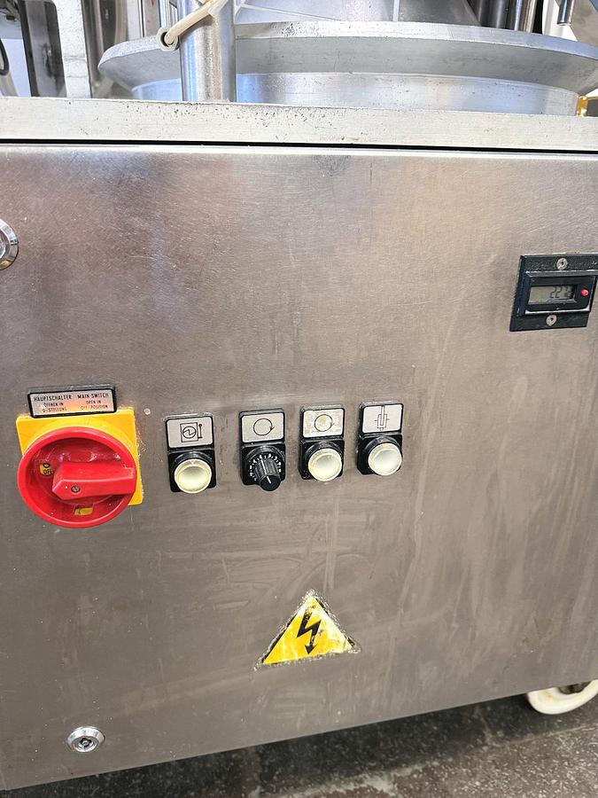 Used J 17027 E - Ampoule Filler BAUSCH + STRÖBEL AFV 1010