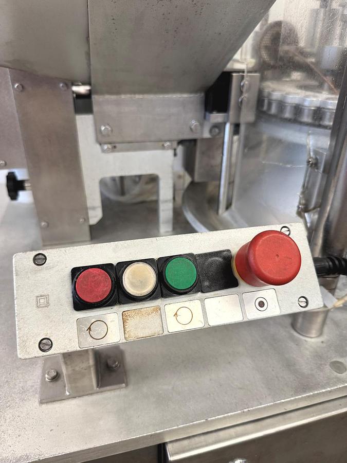 Used J 17027 E - Ampoule Filler BAUSCH + STRÖBEL AFV 1010
