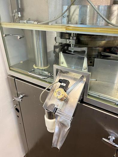 Used F 15911 E - Tablet Press KILIAN TX 44 AM - 44 Stations
