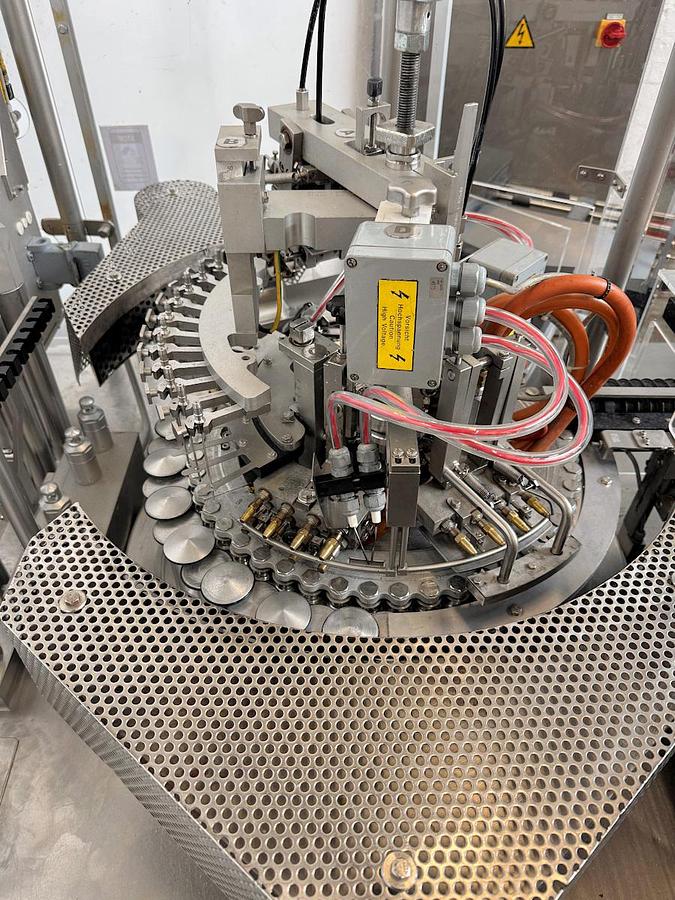 Used J 17028 E - Ampoule Filling and Closing Machine Bausch + Ströbel AFV 4015