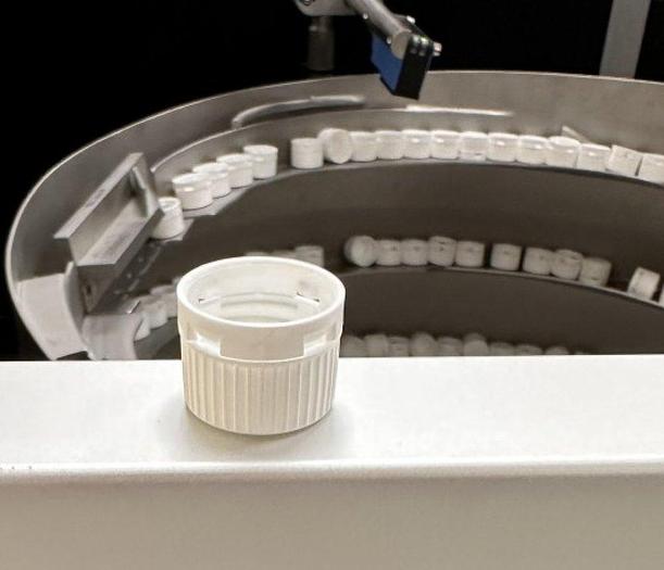 Used J 16334 D - Filling and Closing Machine ZELLWAG Z-201 S