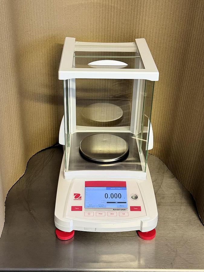 Used R 16568 E - Precision Balance OHAUS ADVENTURER AX523