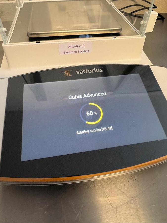 Used W 16499 E - Precision Balance SARTORIUS CUBIS II MCA 323S-2S00-E