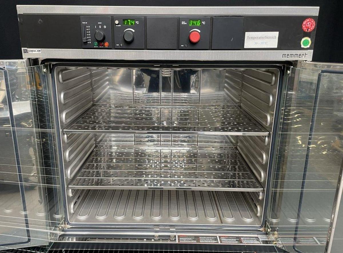 Used E 16293 D - Incubator MEMMERT BE 
