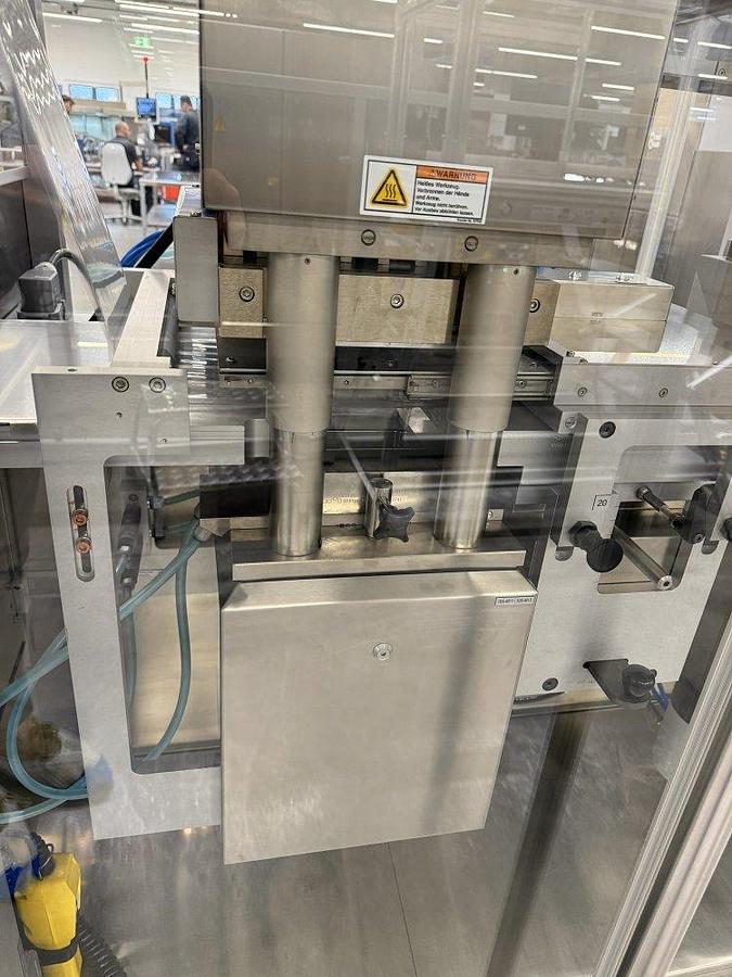 Used I 17280 D - Blister and cartoning line for pens, syringes, or vials UHLMANN UPS 5 - C 2156