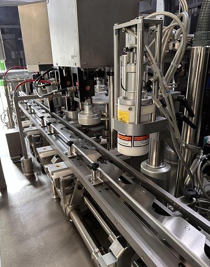 Used J 16159 D - Liquid Filling and Closing Line GRONINGER DFV 6000 - DECKERT AVR 200