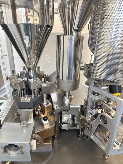 Used G 16575 E - Capsule Filler BOSCH GKF 400 for Powders - Pellets - Liquids