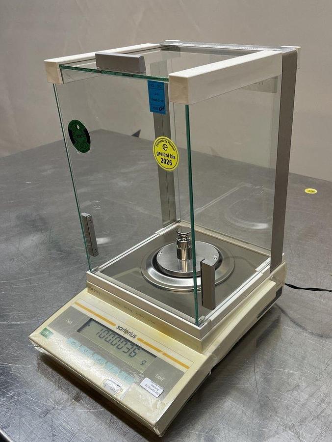 Used R 16968 D - Analytical Scale up to 210 g SARTORIUS BP 210 S - OCE