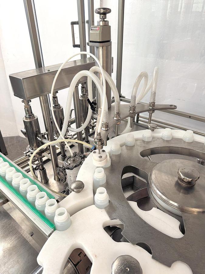 Used J 16936 E - Liquid Filler / Screw ROMACO MACOFAR LVI 4