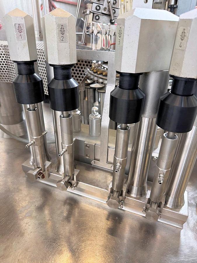 Used J 17028 E - Ampoule Filling and Closing Machine Bausch + Ströbel AFV 4015