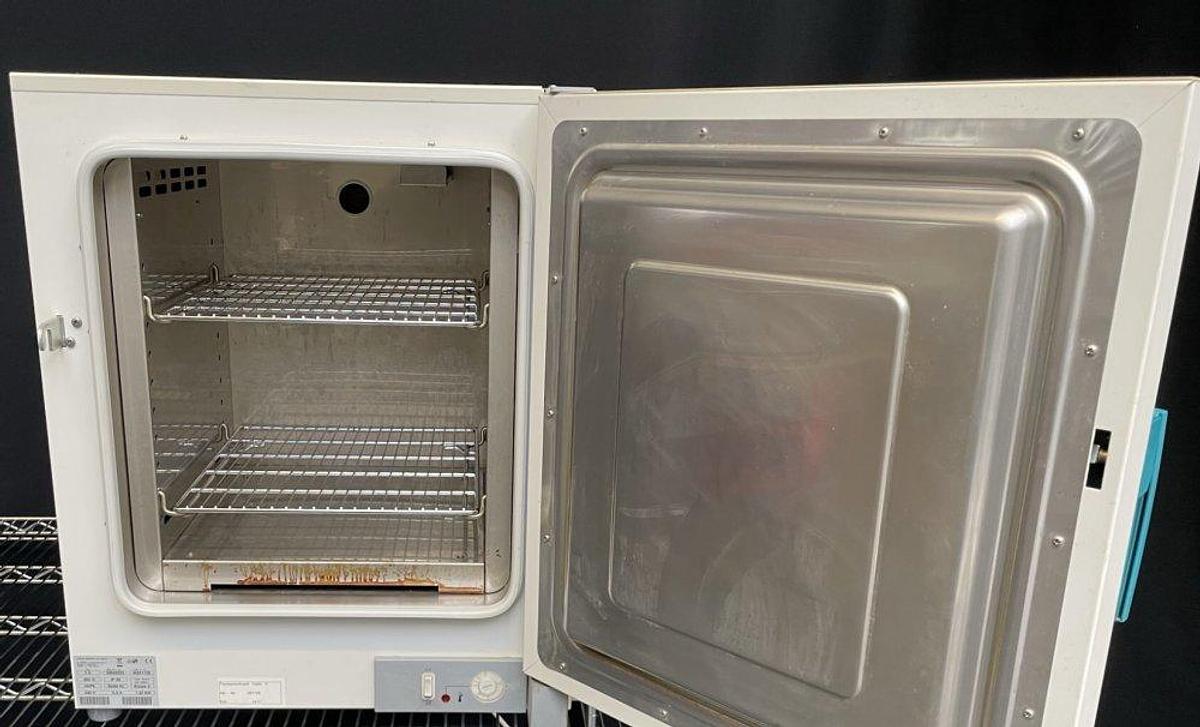 Used E 16297 D - Drying Oven THERMO HERAEUS T 6