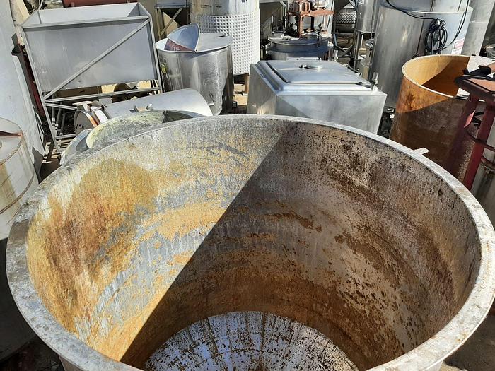 Used Tank, 750 Gallon, 304 S/st, 60" x 60", OT/DB #S743562