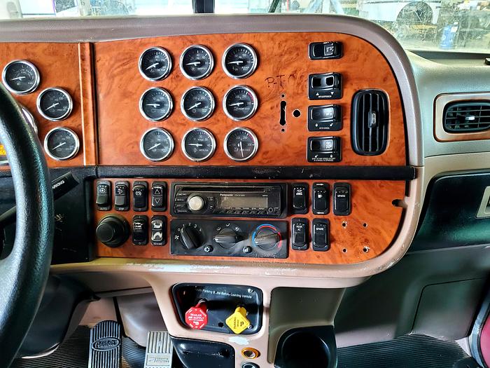 Used 2008 Peterbilt 386 Truck