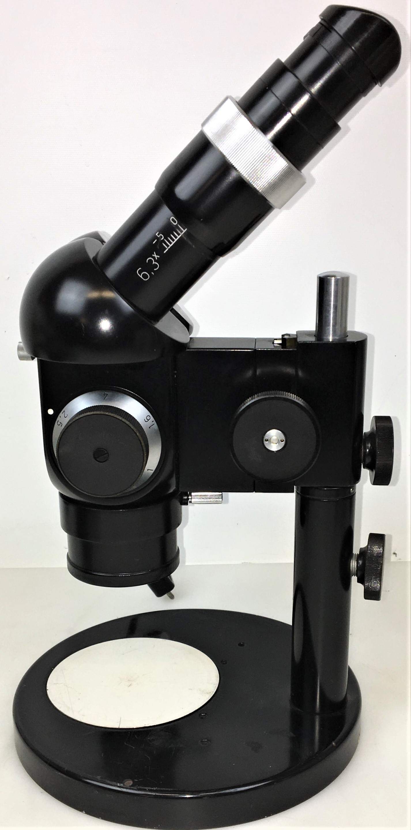 Used International Binocular Stereo Microscope with 20-D Transformer and Lamp -  4X to 25X