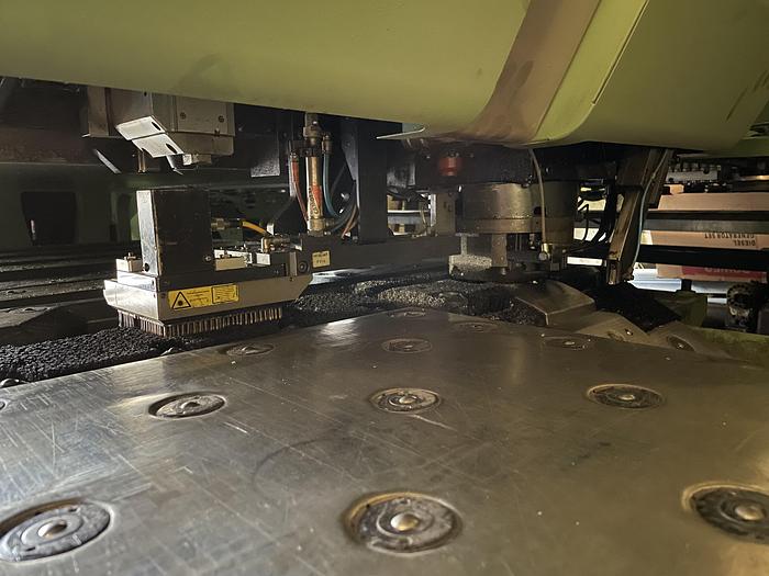 Gebruikt 2000 Trumpf Trumatic 600 L 1600